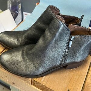 Like new lucky brand charcoal ankle boots